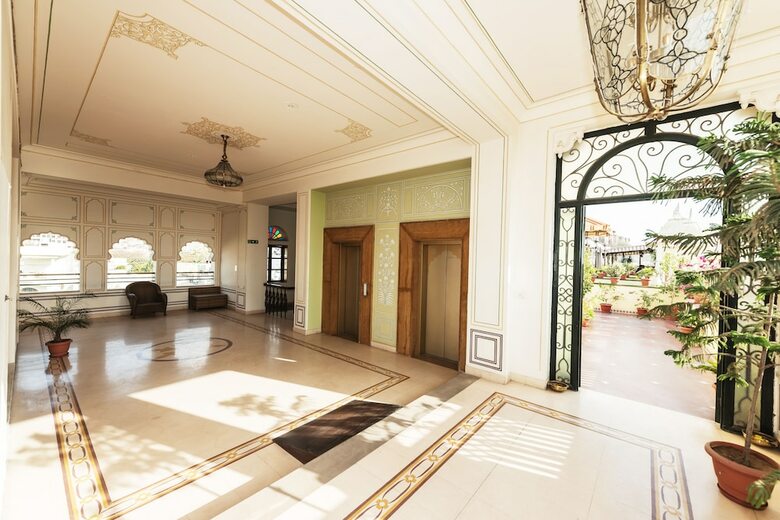 Hotel Grand Uniara