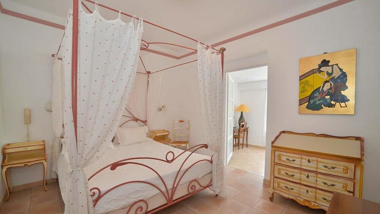 Hotel H�tel Les Flots Bleus