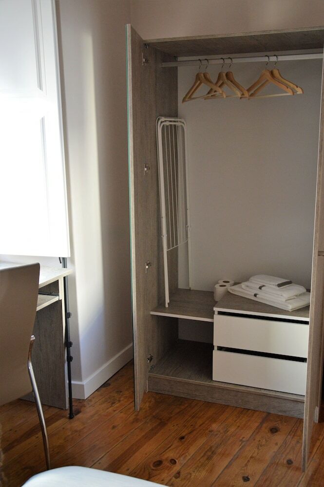 Hotel Rooms Fado