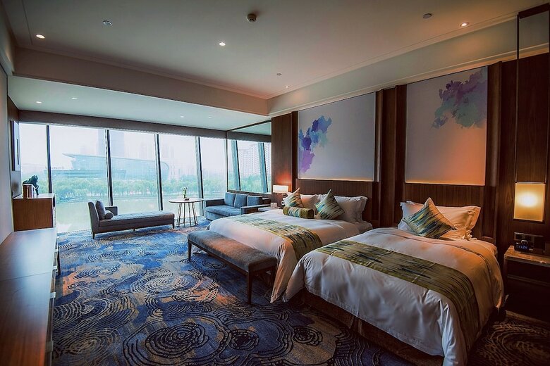 Yading Peninsula Hotel