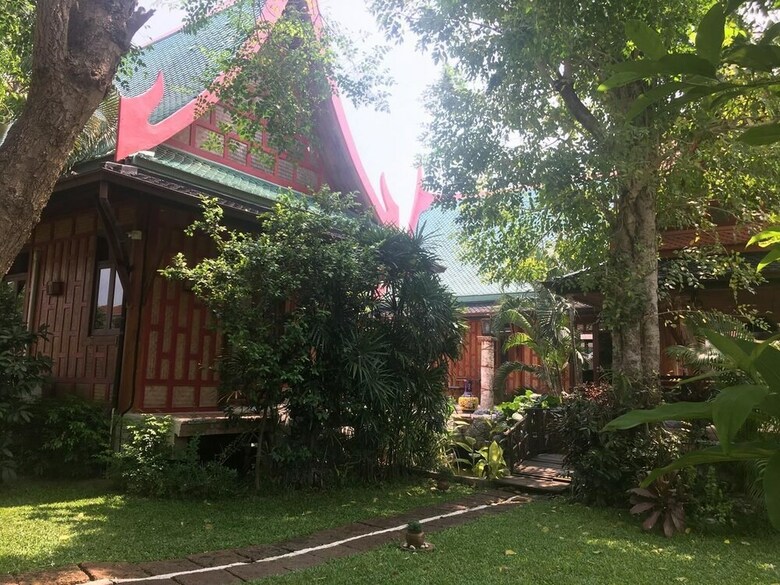 Hotel Leela House