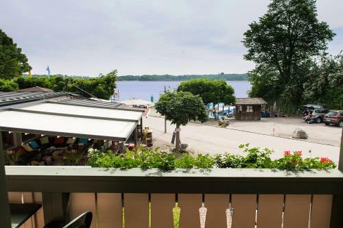 Hotel M�we Am See