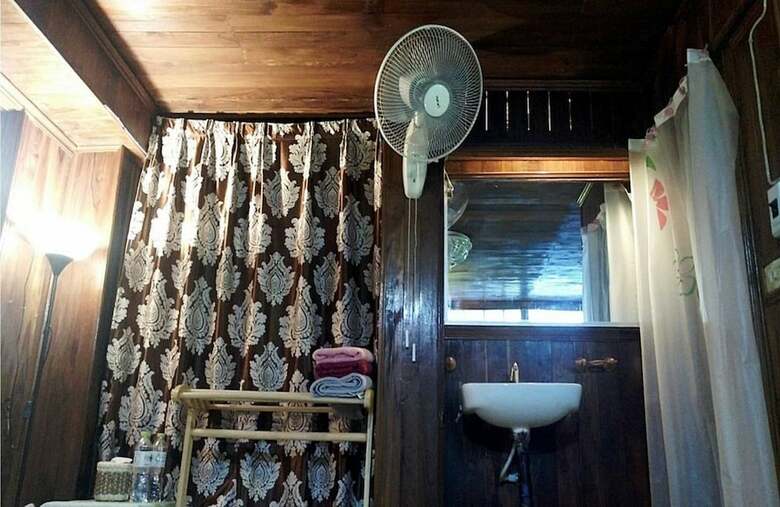 Hostal Pailin Guest House