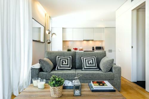 Apartamentos Urban District - Rambla Suites & Pool