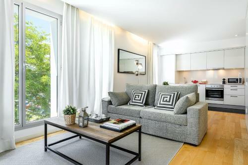 Apartamentos Urban District - Rambla Suites & Pool
