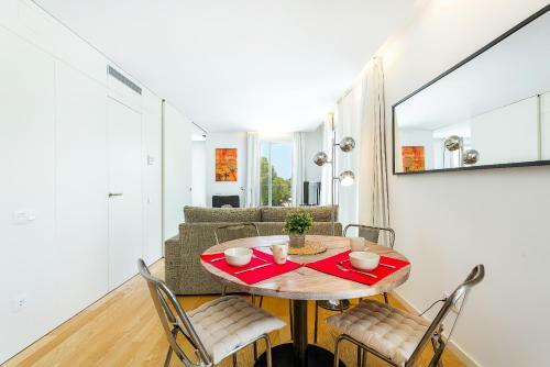 Apartamentos Urban District - Rambla Suites & Pool