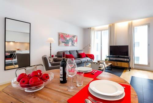 Apartamentos Urban District - Rambla Suites & Pool