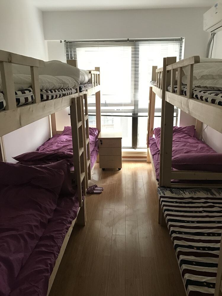 Hostal Enjoy International Youth Hostel