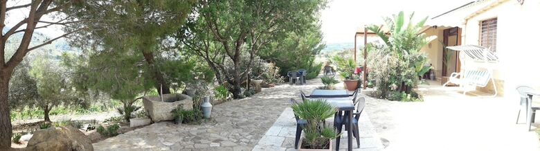 Bed & Breakfast La Suite Di Segesta