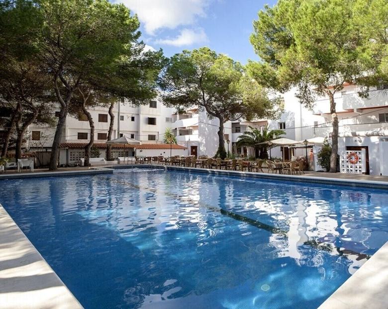 Aparthotel Apartamentos Es Pujols