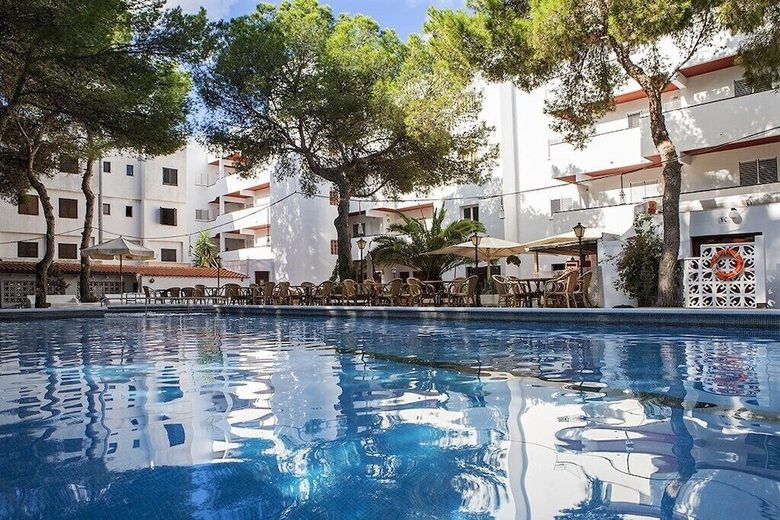 Aparthotel Apartamentos Es Pujols