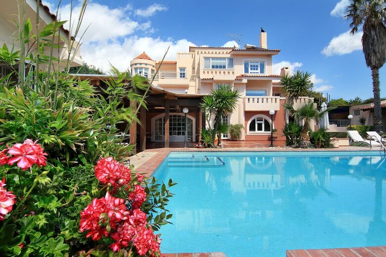 Villa Oasis Pool House