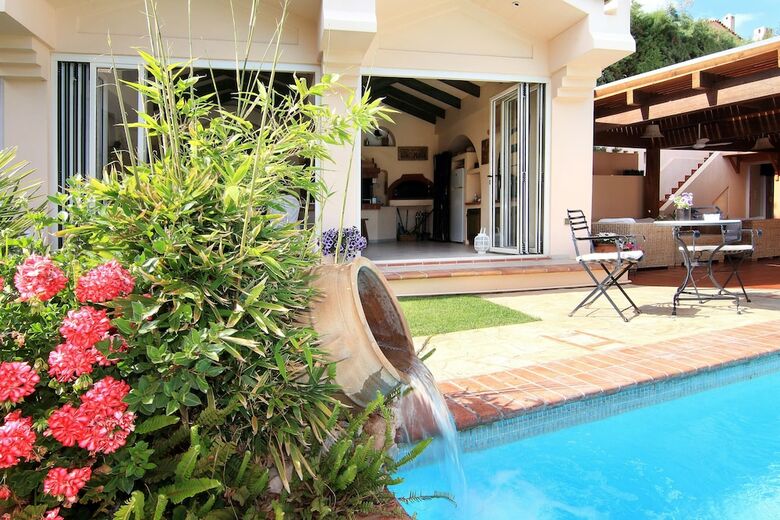 Villa Oasis Pool House
