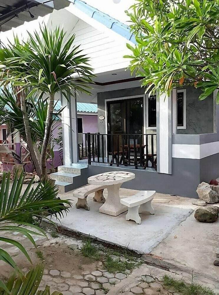 Hotel Poopreaw Resort