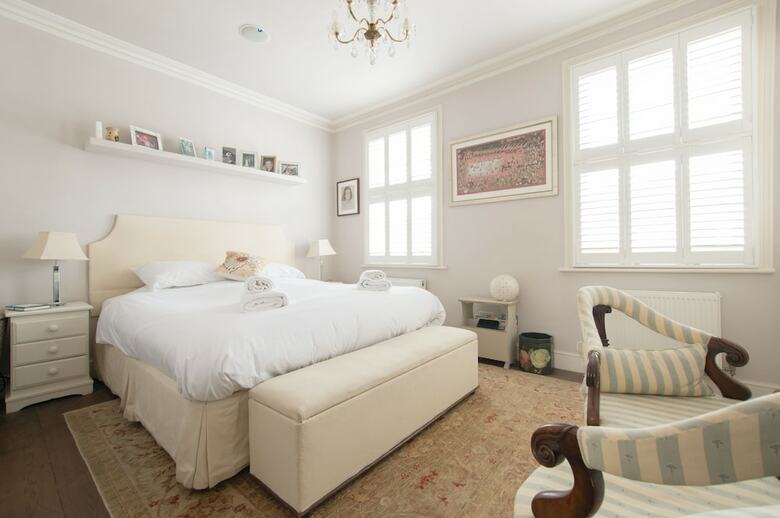 Beautiful Barnes Home With Garden