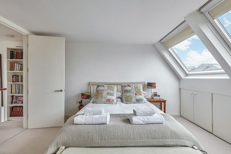 Stylish Family Home Near Camden