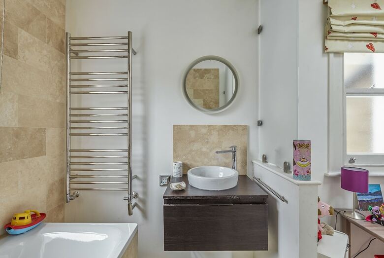 Stylish Family Home Near Camden