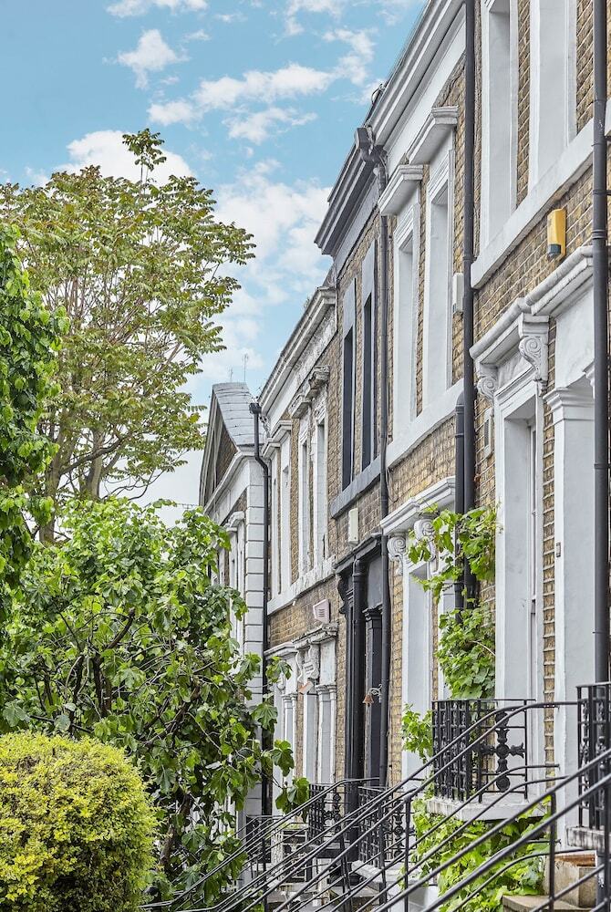 Stylish Family Home Near Camden