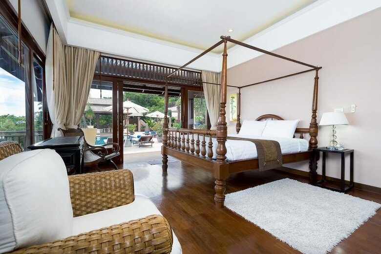 Villa Violaine House