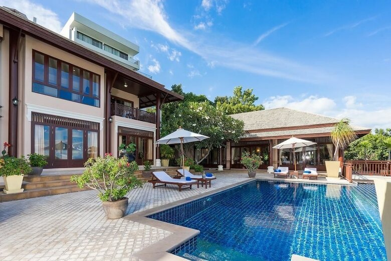 Villa Violaine House
