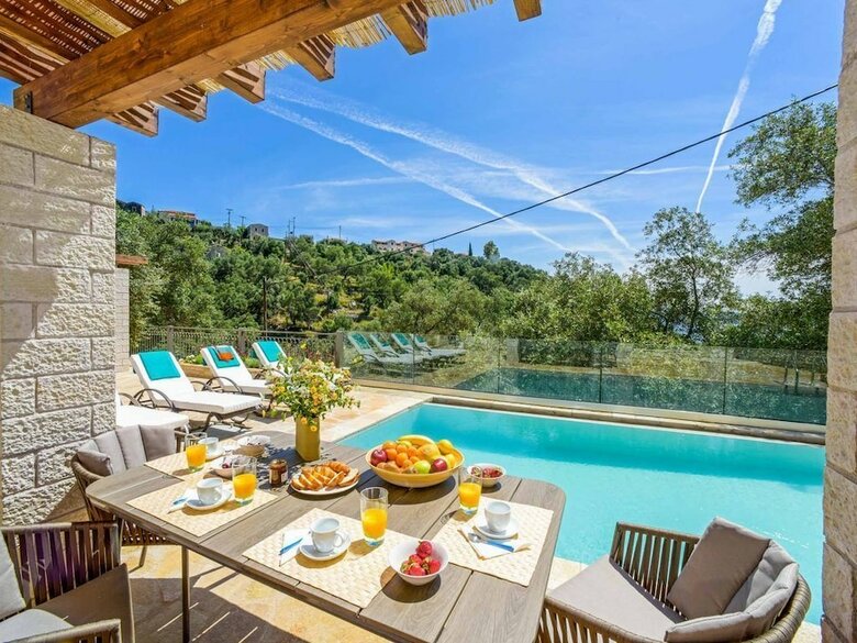 Villa Yiasemi