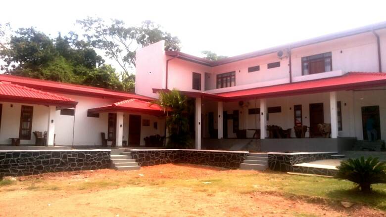 Hotel Layathraa Lake View Resort