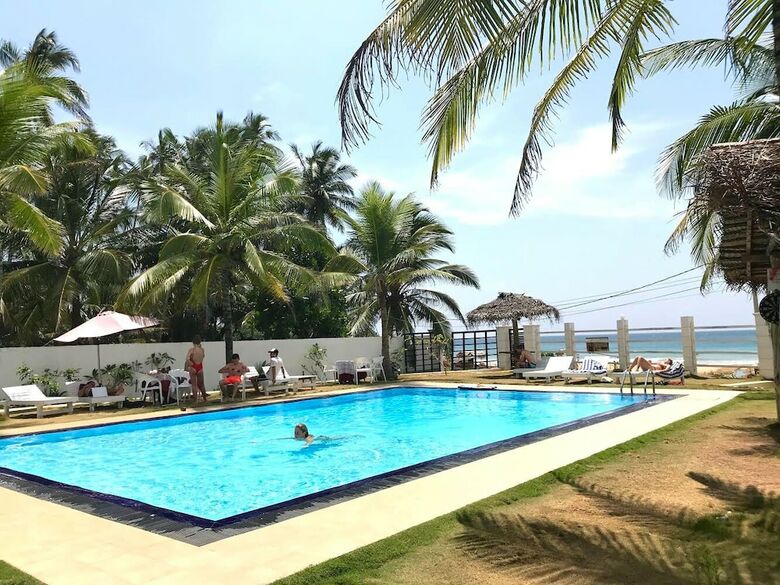 Hotel Crystal Resort Dickwella