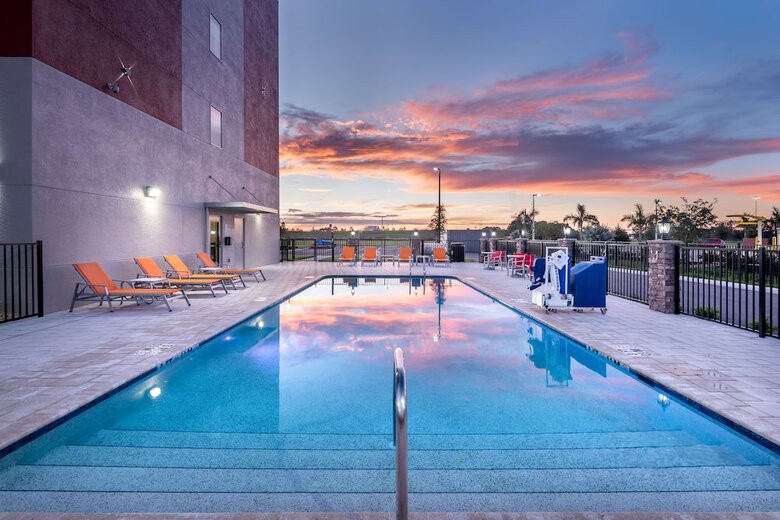 Hotel Holiday Inn Express And Suites Punta Gorda