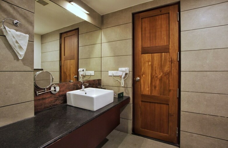 Woodies Bleisure Hotel