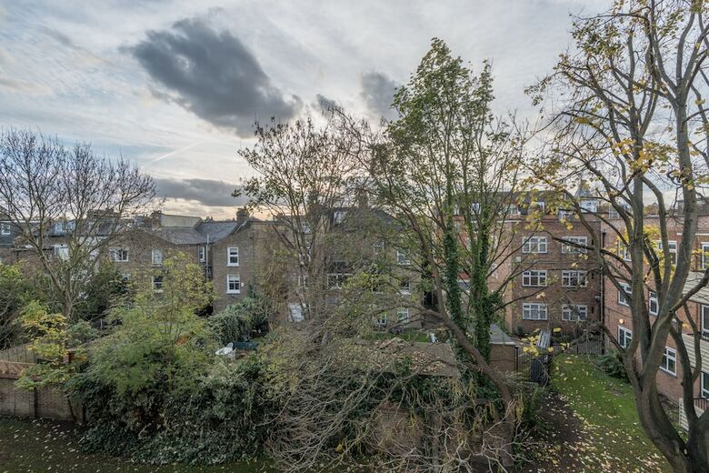 Comfortable Home In Wandsworth