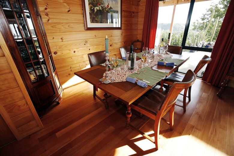 Bed & Breakfast Birds Ferry Lodge Luxury Accommodation