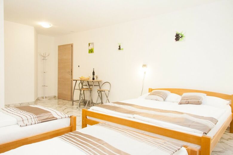 Hotel Rooms Garden Zagreb Airport
