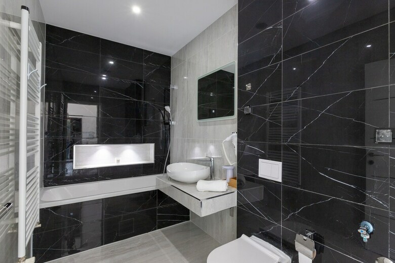 Tesla Boutique Apartments & Rooms