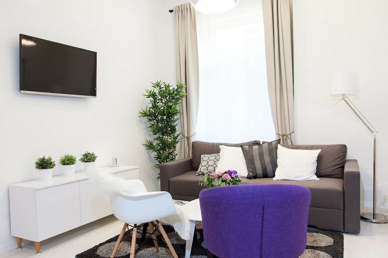 Tesla Boutique Apartments & Rooms