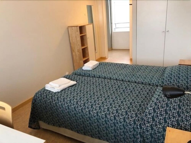 Hotel T��l� Towers