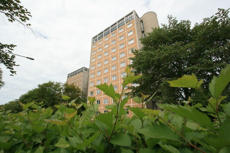 Hotel T��l� Towers