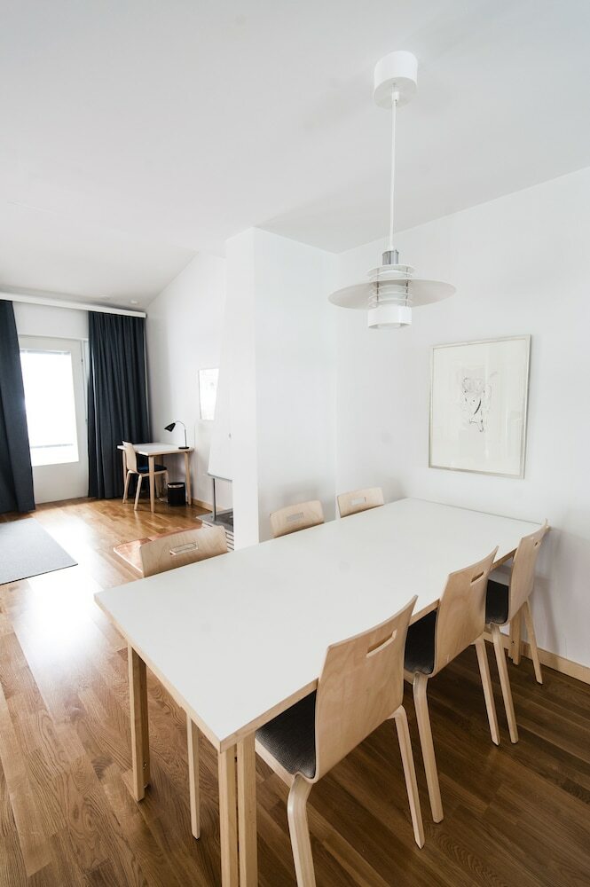 Hotel T��l� Towers