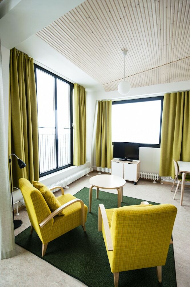 Hotel T��l� Towers