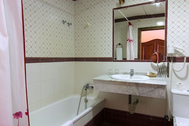 Hotel Rural Hojaranzos