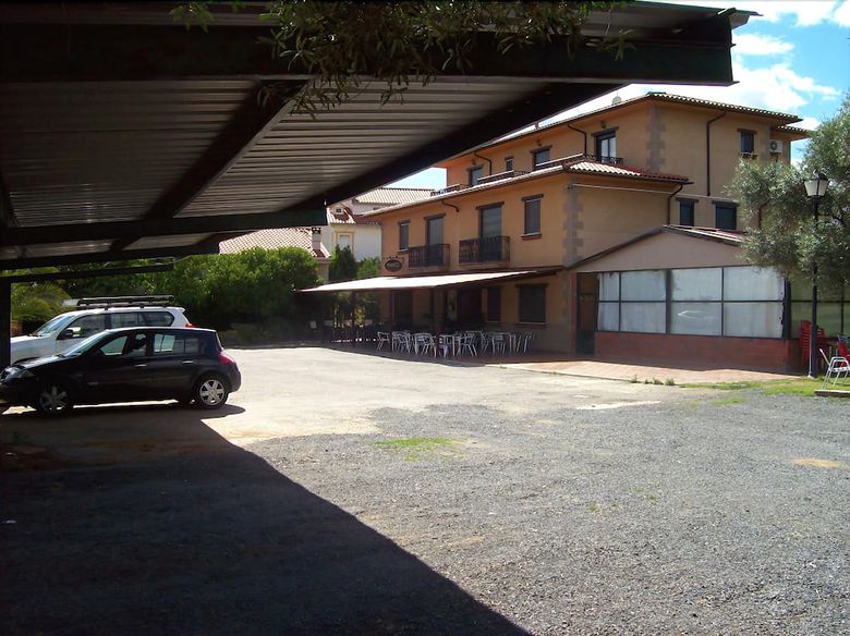 Hotel Rural Hojaranzos