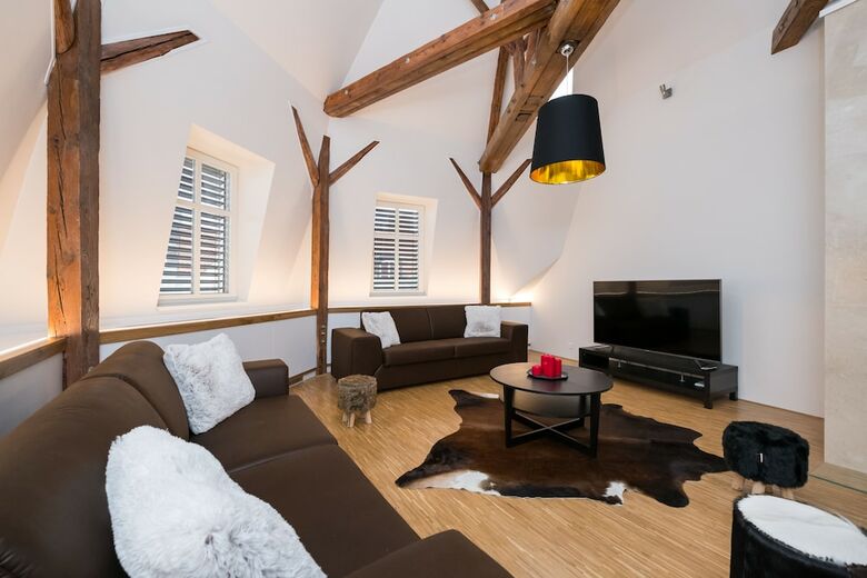 Love To Live Apartments