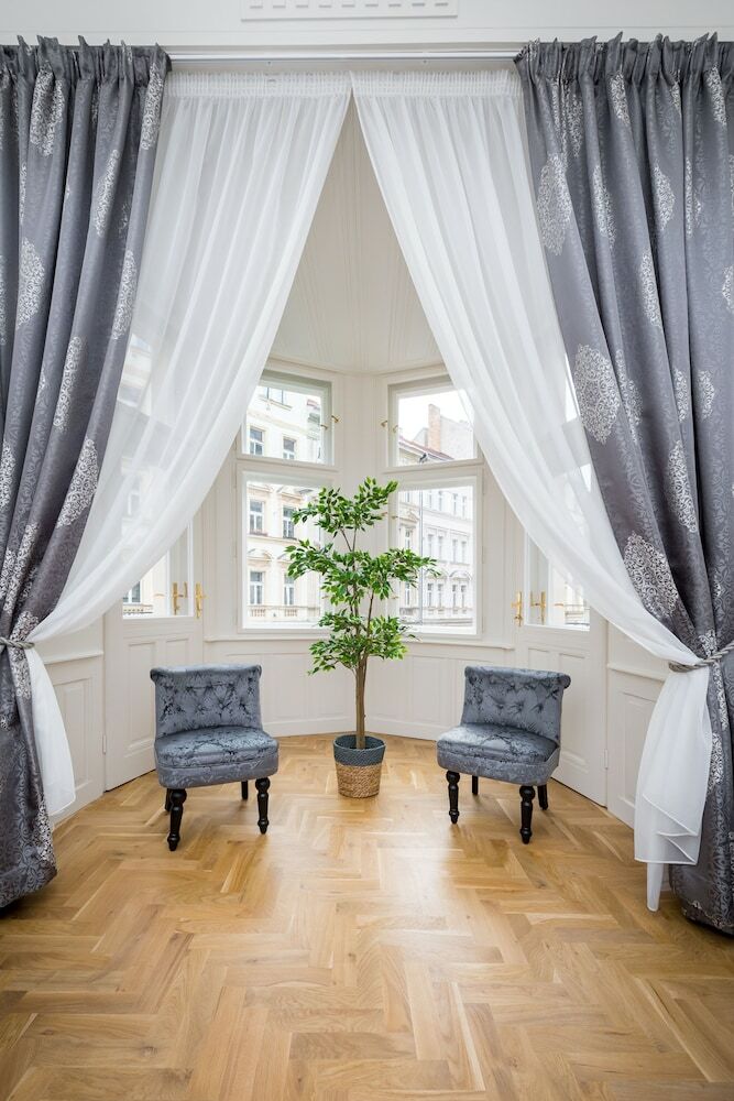 Love To Live Apartments