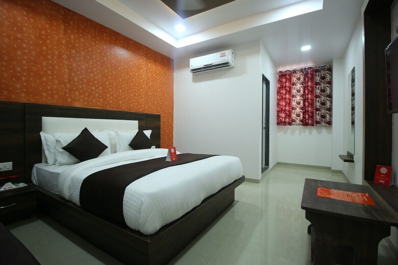 Oyo 8864 Hotel Royal City
