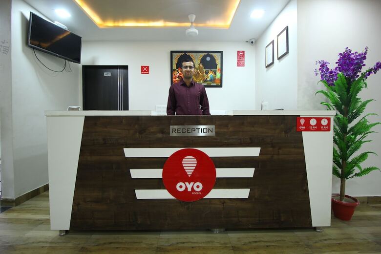 Oyo 8864 Hotel Royal City