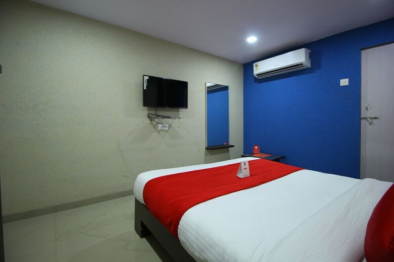 Oyo 8692 Hotel Vibrant Regency