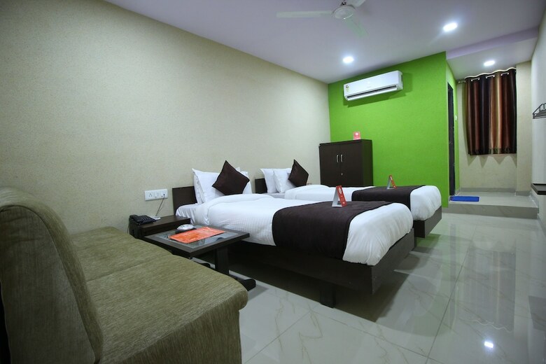 Oyo 8692 Hotel Vibrant Regency