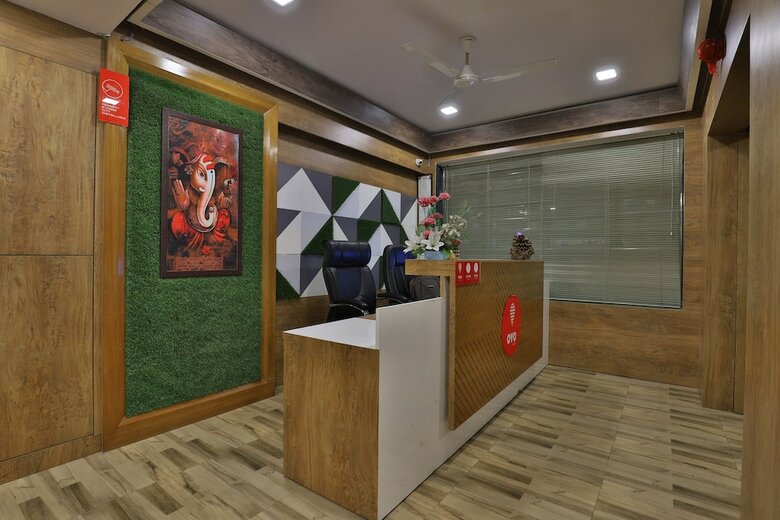 Oyo 10265 Hotel Galaxy