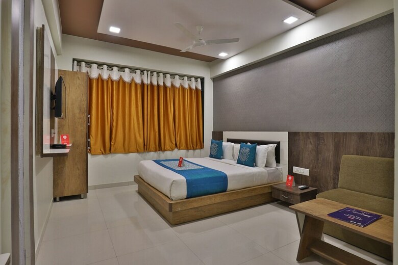Oyo 10265 Hotel Galaxy