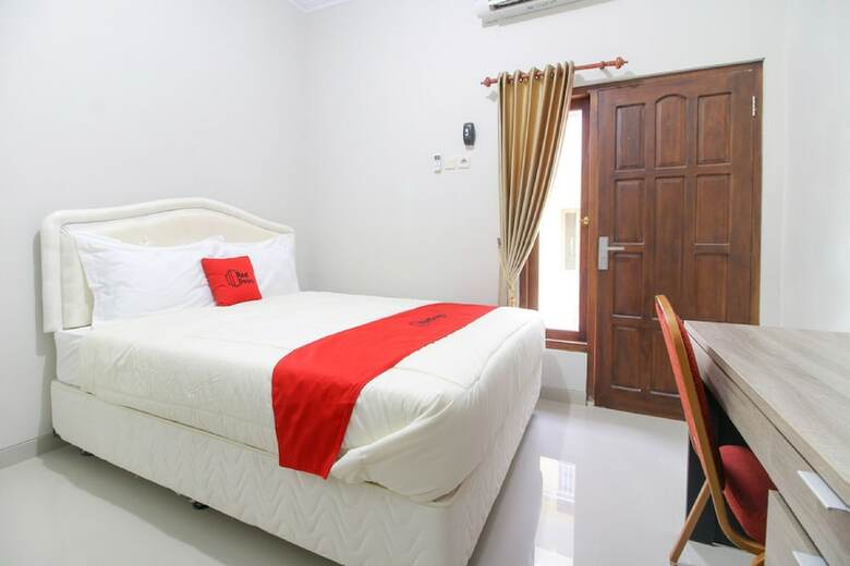 Hotel Reddoorz Plus Near Stie Ykpn