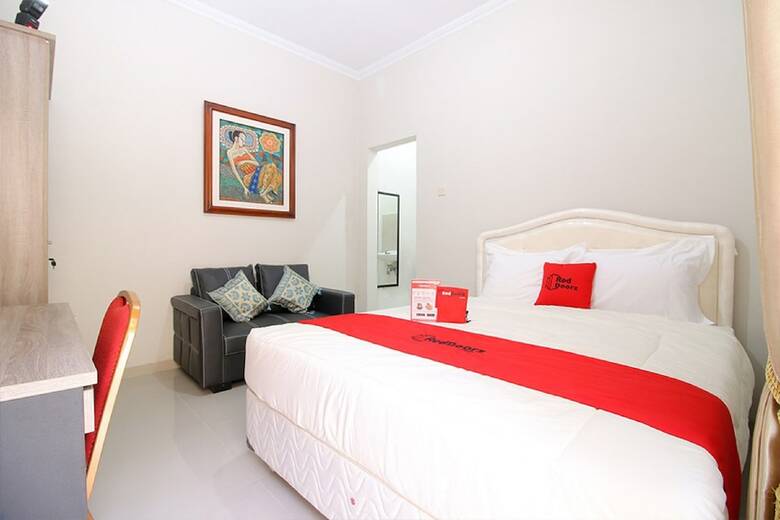 Hotel Reddoorz Plus Near Stie Ykpn